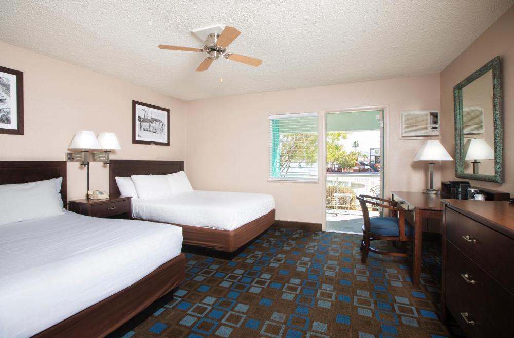 Bay Room 2 Full Beach Level interior